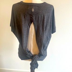 FREE PEOPLE FP MOVEMENT TIE-BACK TEE (size XS)